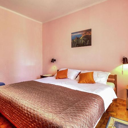 Amazing Apartment In Porec With Wifi Luaran gambar