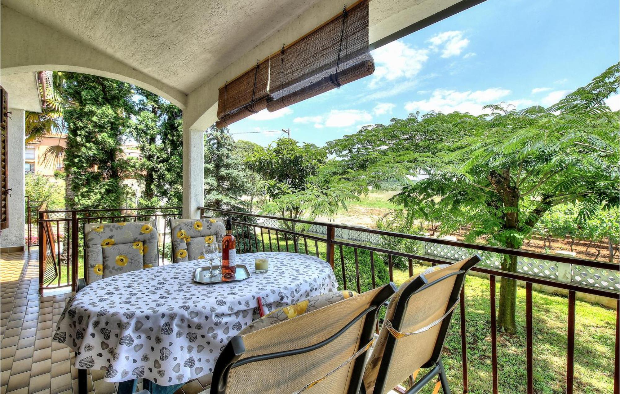 Amazing Apartment In Porec With Wifi Luaran gambar