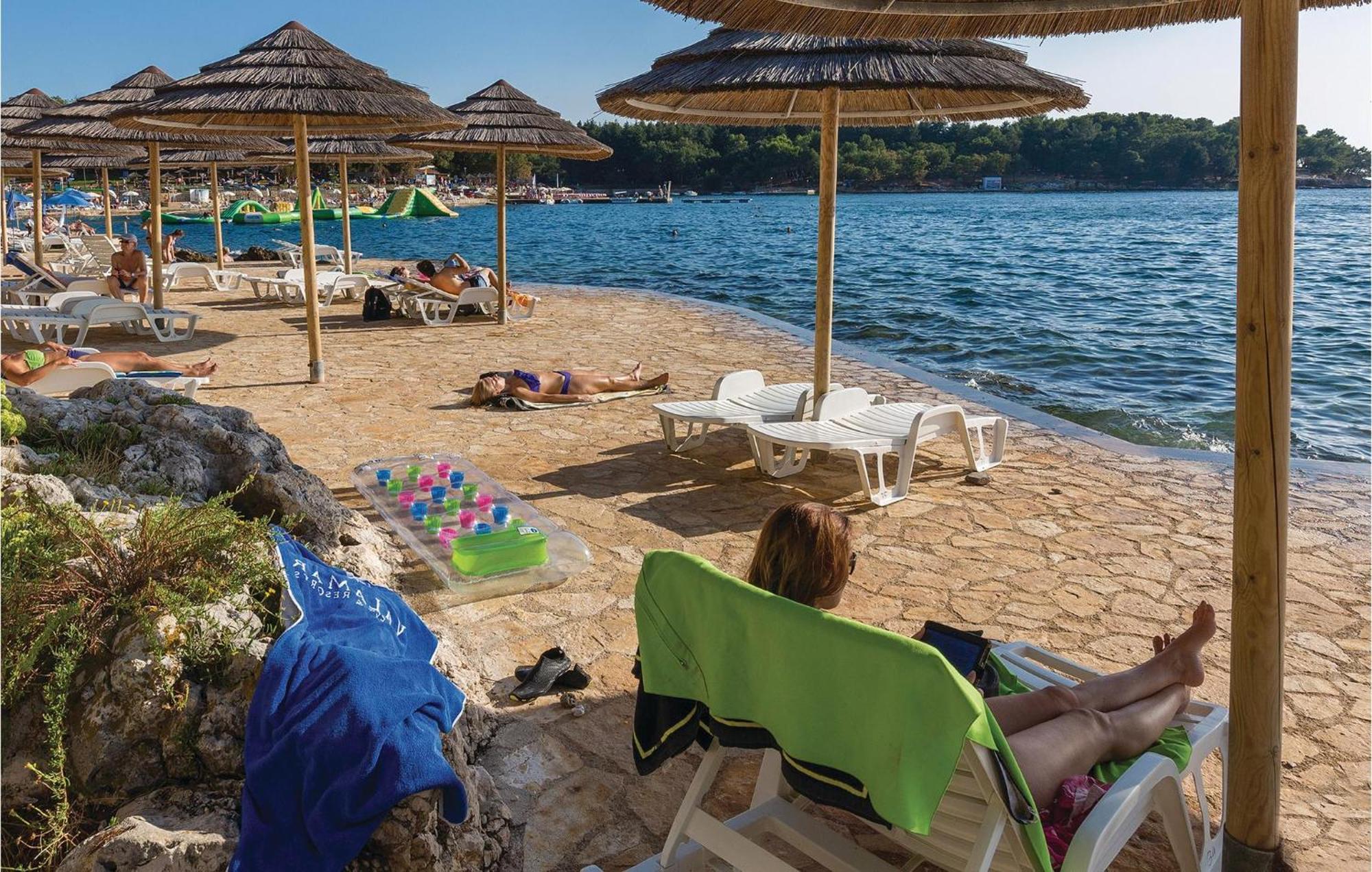 Amazing Apartment In Porec With Wifi Luaran gambar