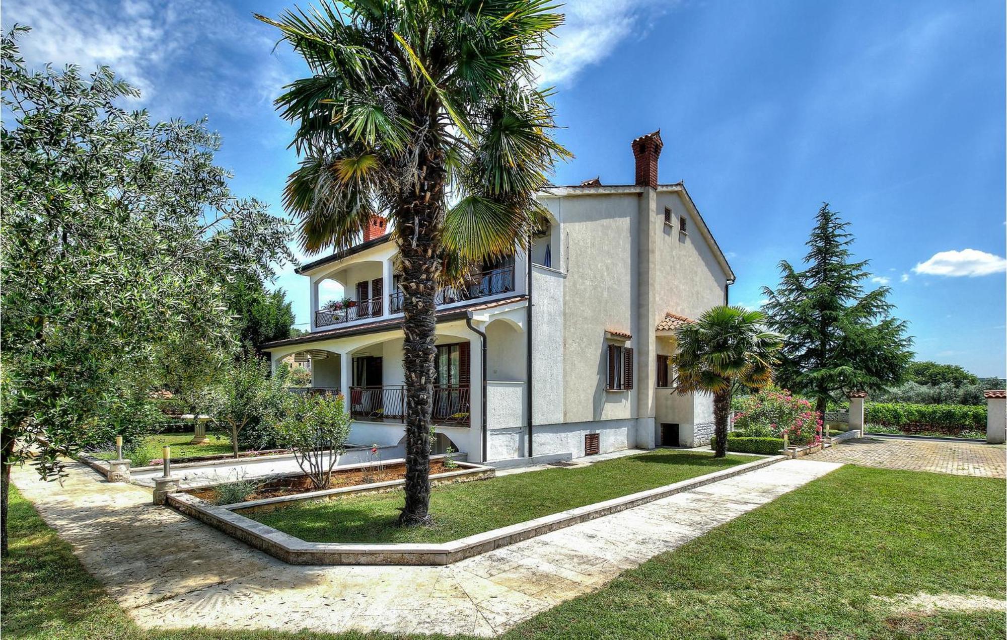 Amazing Apartment In Porec With Wifi Luaran gambar